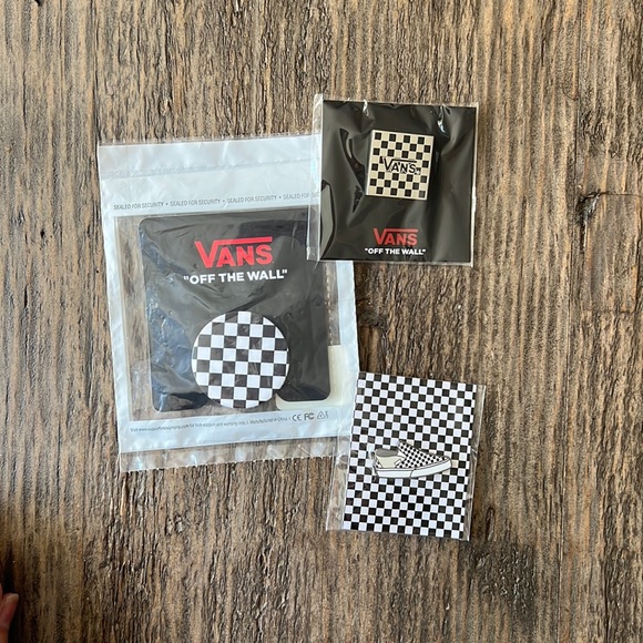 Vans Accessories - Vans Family bundle. Checkered pop socket,classic slip on pin, checkered Vans Pin